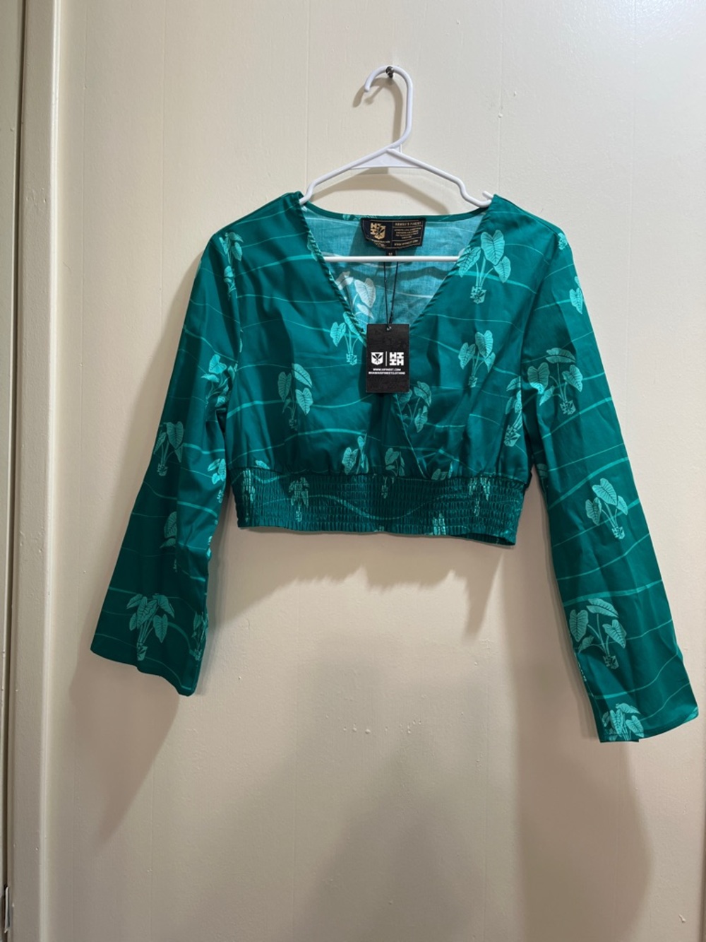 Hawaiis Finest 15 year anniversary women’s Top NWT (M)